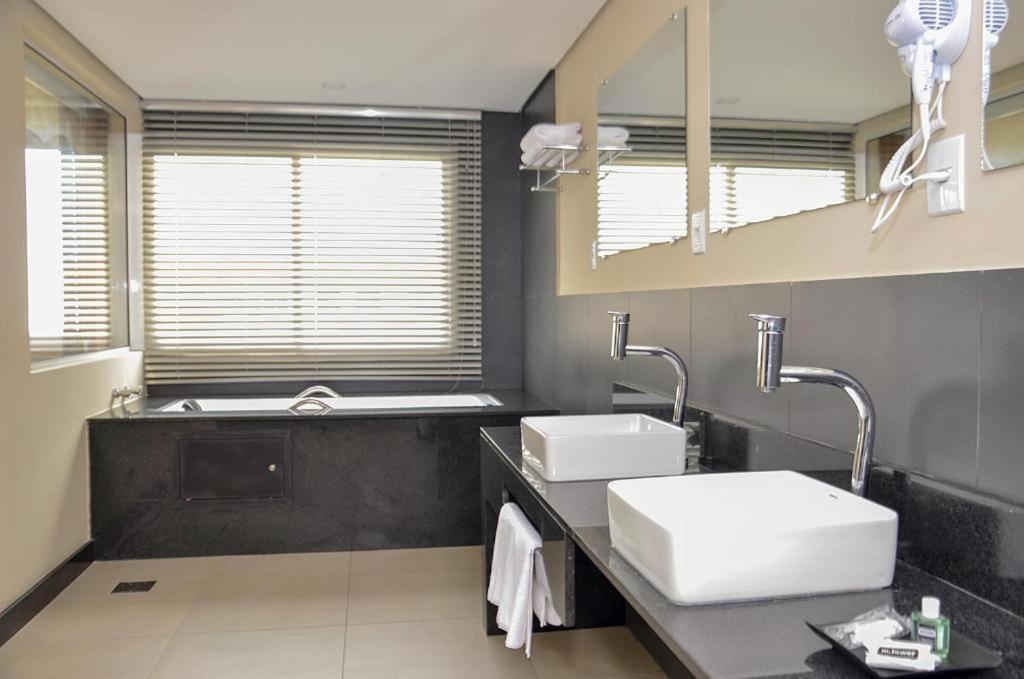 M Tower Hotel Pelotas Ngoại thất bức ảnh